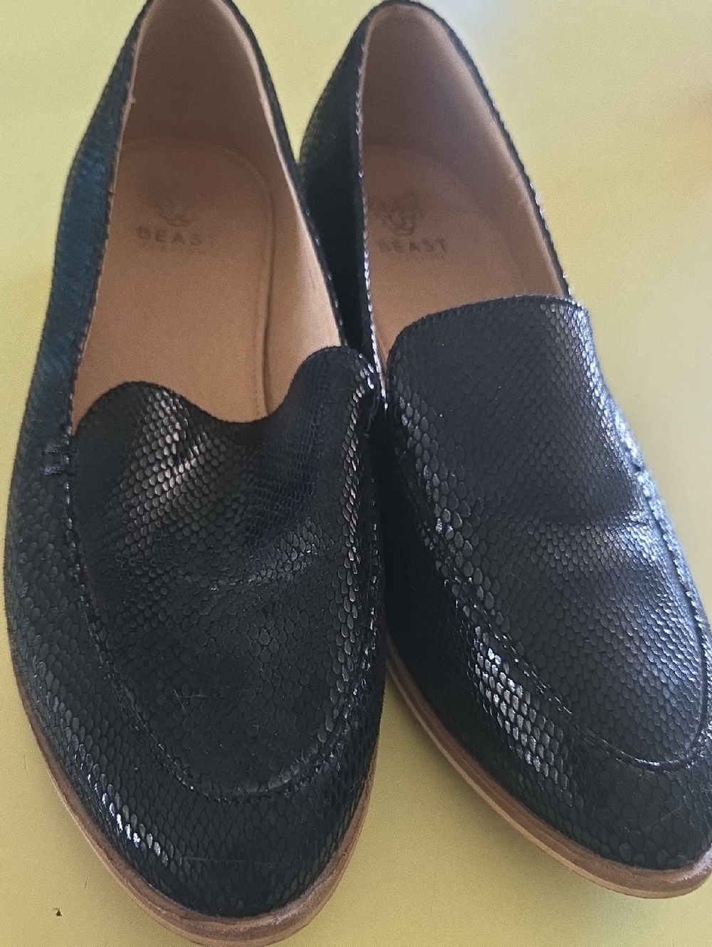 BEAST FASHION Black Snakeskin Slip-on Loafers Size 8.5